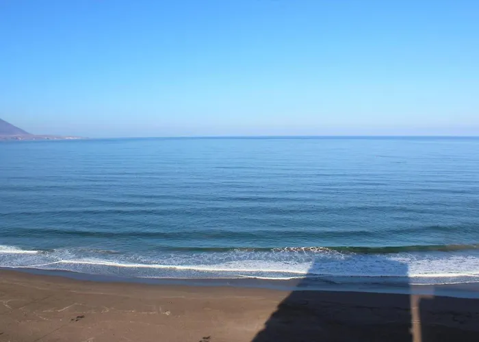 Frente A La Playa, Amplio Departamento Para 10 Personas, Con 4 Dormitorios Y 4 Banos