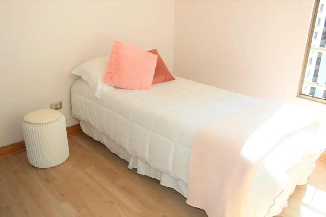 Frente A La Playa, Amplio Departamento Para 10 Personas, Con 4 Y 4 Banos * Iquique